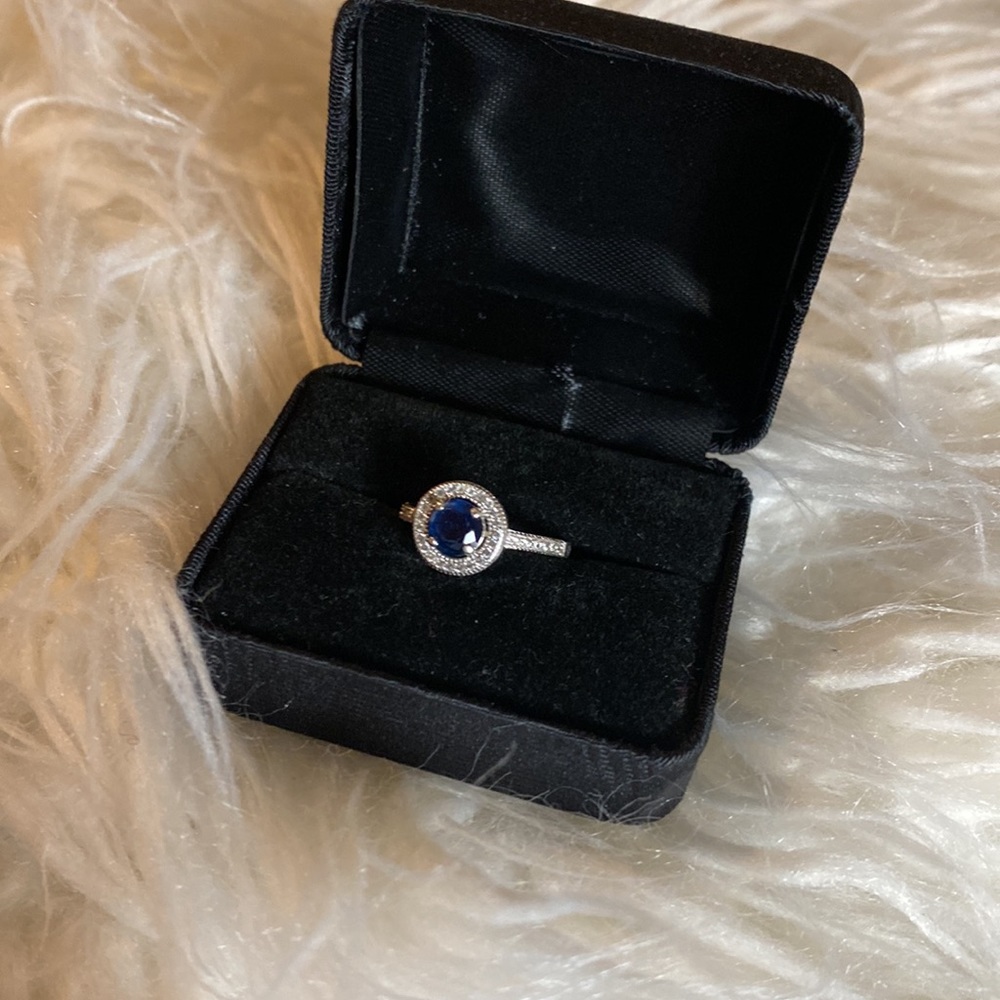 Sapphire and diamond ring - Picture 2 of 13